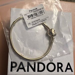 ⭐️BRAND NEW ⭐️ 14K GOLD PANDORA BRACELET ⭐️ COMES IN ORIGINAL PACKAGING WITH BOX